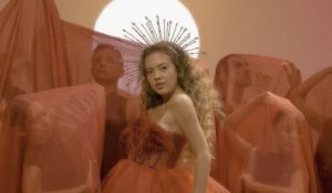 Ivanna presenta «Corazón de acero»