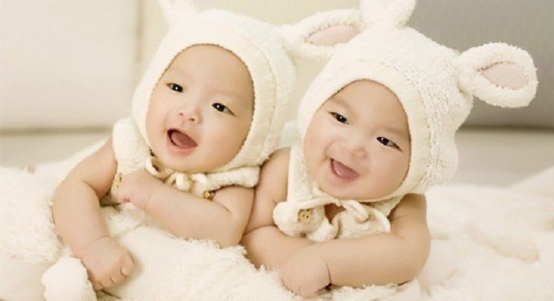 ¿Quiénes tienen mayores probabilidades de concebir gemelos?