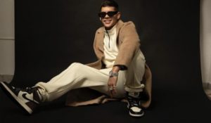 Laureano demuestra sensualidad en su nuevo vídeo ‘Sequía’