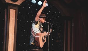 Descubre la propuesta musical de Rafa Blake