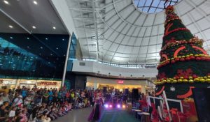 Orinokia Mall celebra junto a los guayaneses el encendido de su árbol