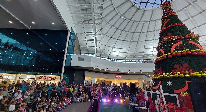 Orinokia Mall celebra junto a los guayaneses el encendido de su árbol