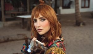 Mirella Cesa, cumple 15 años de carrera, y lo celebra con su nuevo álbum titulado “La Quinceañera”