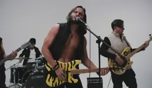 EFECTO estrena el videoclip de «Enamorado de Ella»