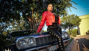 Christi Lux lidera las radios con su canción «Dónde Estará»