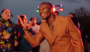 Banto Dos Santos busca conquistar a los rumanos con su música