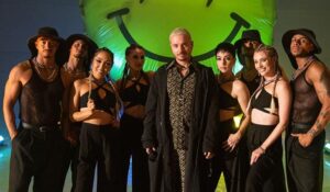 Alex Collins: El bailarín venezolano tras las coreografías de grandes exponentes de la música global 