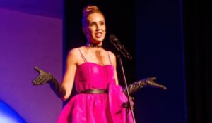 ALEJANDRA AZCARATE PRESENTARÁ SU STAND UP EN EL TEATRO SANTA ROSA  DE LIMA