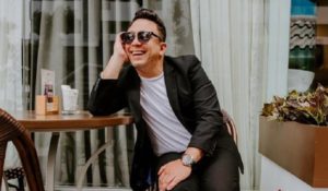 Alex Go presenta “Nuestra Historia de Amor” al ritmo de la salsa romántica