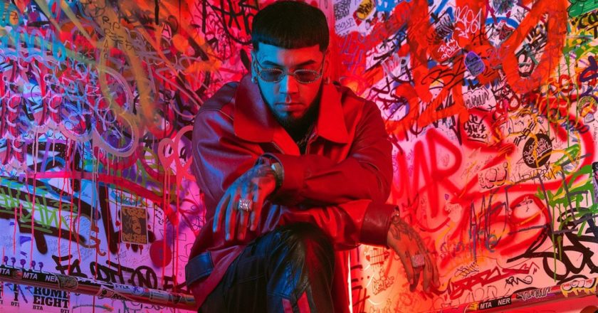 Anuel llega más atrevido con su nuevo tema “Mejor que yo”