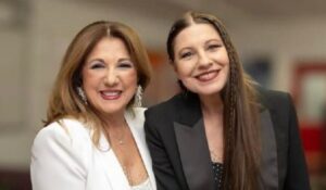 Baccara presenta con su irresistible estilo en su nuevo sencillo «Vamos Al Cielo» 