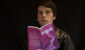 Boris Velandia se vuelve una referencia en la escritura con la novela “Distorsión”