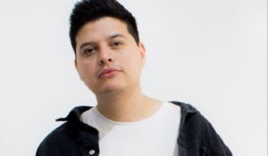 César Veloz nos presenta su nuevo tema musical