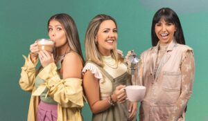 Karen Ferreira, Evy de Oliveira y Richelle Lehrer conducen COFFEE BAR, el nuevo programa de YouTube hecho para chicas