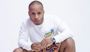 Castillo La Cone presenta su primer EP «Mientras Tanto» junto al promocional «Calor»