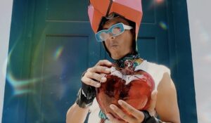 Cóndor Multicolor estrena ‘Salió del Pecho’