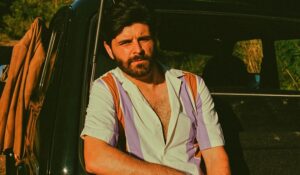 «Planes Desviados»: El álbum Debut Musical de Chesko 