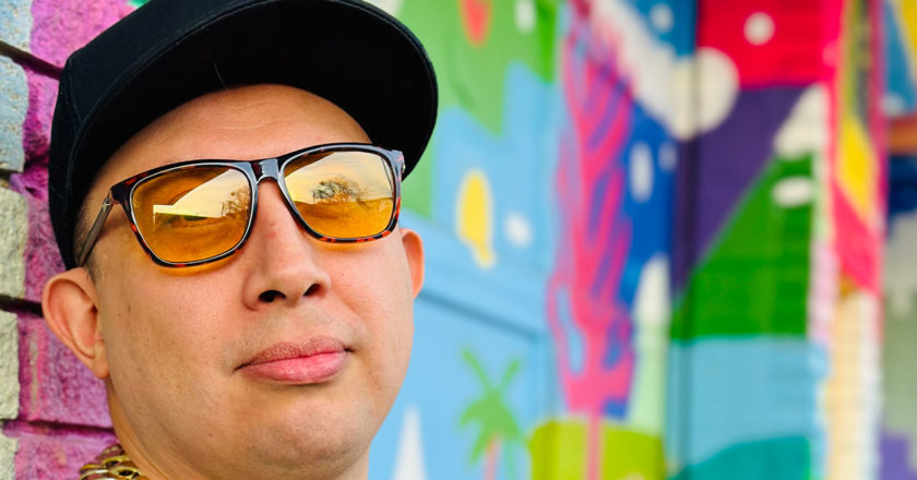 El polémico programa de radio online el DJ Show llega a Amazon