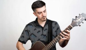 KANE RODRÍGUEZ PROMOCIONA DESDE LOS ÁNGELES «LAS MALETAS»