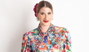 NORA GONZÁLEZ “LA CHARRA MILLENNIAL” PROMOCIONA EL TEMA “ESE TREN YA SE FUÉ”.