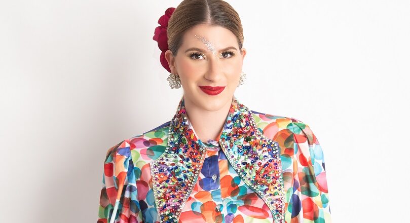 NORA GONZÁLEZ “LA CHARRA MILLENNIAL” PROMOCIONA EL TEMA “ESE TREN YA SE FUÉ”.