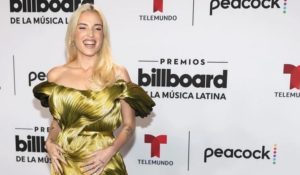 ELENA ROSE ESTRENA EL TEMA «CARACAS EN EL 2000»