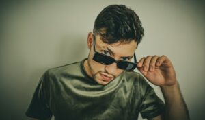 Andy Mancheno nos presenta «Lágrimas y Perreo»