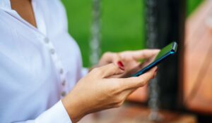 Alerta por estafa de falsa oferta de empleo por Instagram y WhatsApp