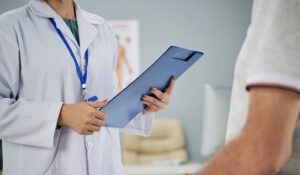 Antígeno prostático y tacto rectal son claves para evaluar la próstata