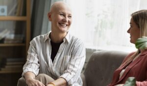 Trato amable y empático a pacientes oncológicos contribuye a su buen estado de ánimo