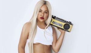 Con una bachata Kat Deluna le canta al desamor