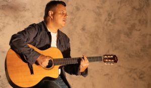 Frank Morón estrena nuevo single «Noches de Luna Llena» fusionando distintos géneros musicales