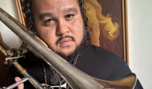 Alfonso Pineda convierte al trombón en protagonista del género urbano
