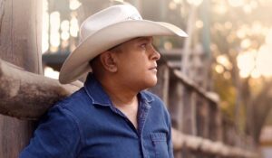 Fernando Tovar nos trae su nuevo promocional “Tiempo Vencío”