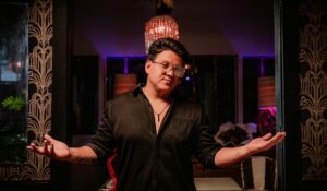 ERIC MESTIZO INICIÓ EL 2025 CAMBIANDO “FLORES POR CANCIONES”