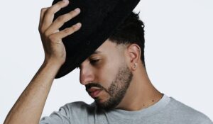 John Junior revive el amor platónico en su nueva bachata “Será como Soñé”