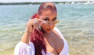 Maoly festeja el verano con un nuevo estreno musical “Más dura que ayer”.