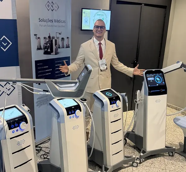 El traumatólogo venezolano Bedixo Valbuena presenta en Brasil un innovador protocolo no invasivo para la rotura del tendón de Aquiles