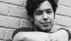 “Distante” es lo nuevo de José Luis Velázquez