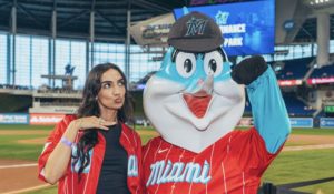 Manu Manzo deslumbra en Juego de los Miami Marlins 