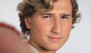 Mario Bravo comienza el año con “Pasarela”