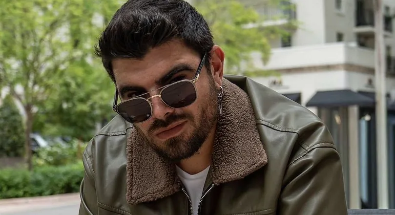 Jonathan Moly  retrata la realidad de la vida en pareja con «Después de las 10»