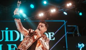 Maracaibo otorga a Juan Miguel Orquídea de Doble diamante