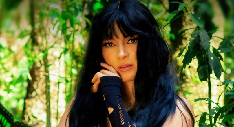 Isa la Mexicana lanza su nuevo sencillo “KSI NI DOLIÓ”, un abrebocas a su álbum “Metamorfosis”