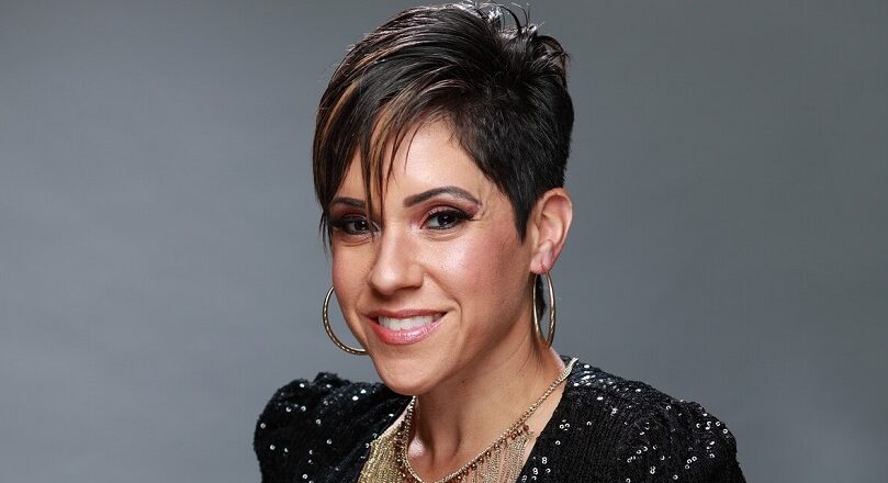 Izis La Enfermera de la Salsa lanza su nuevo video musical titulado “Amazing Grace”