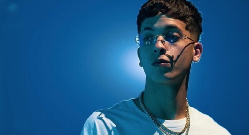 Izzy hace “Un trato” en su nuevo lanzamiento