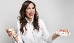 Janín Barboza lanza libro en España y México