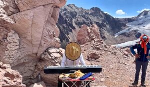 El maestro José Agustìn Sánchez  llega al Aconcagua con su “Alquimia Sónica”