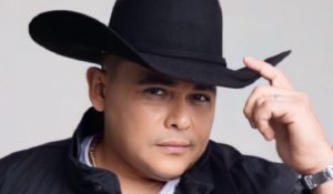 “Insuperable” de JC Rey ¡Se apodera del primer lugar de la cartelera!