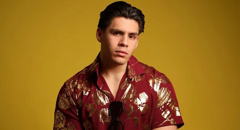 Joshua León explora una mezcla rock-pop e influencias árabes en “The Kiss of Death”